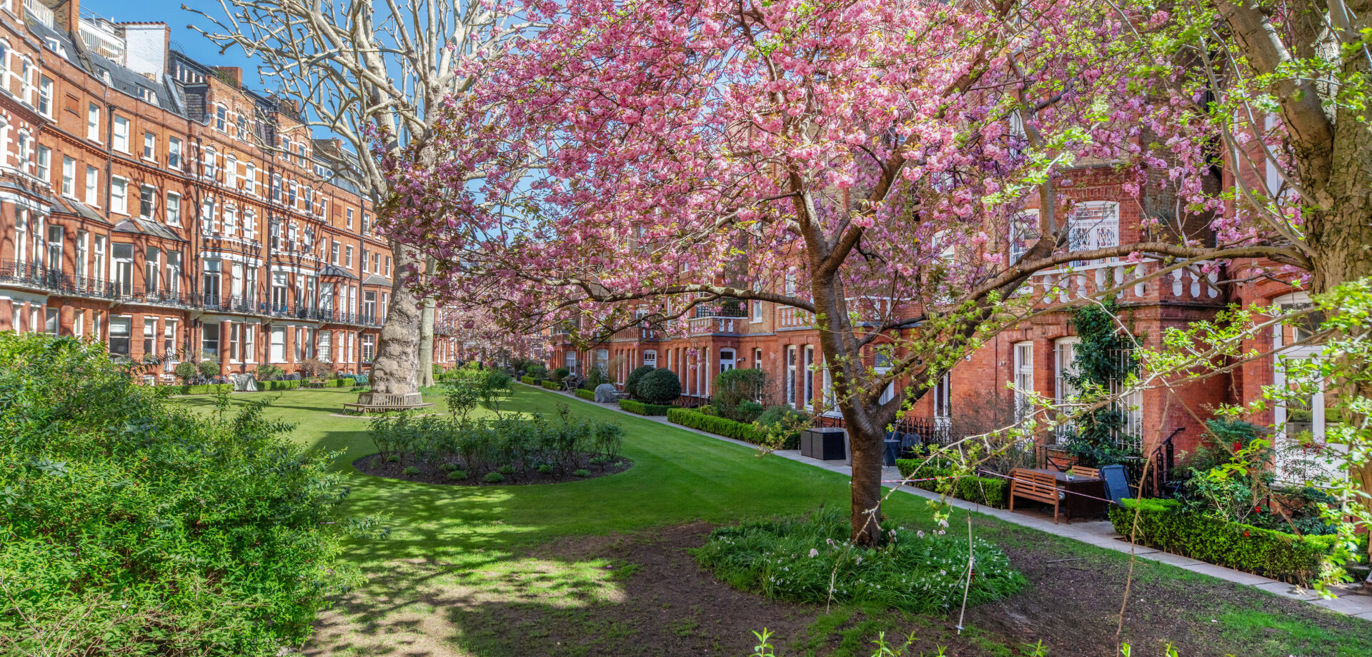 Egerton Gardens common area grounds